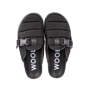 Black Woolrich Puffer Slides Women’s 7